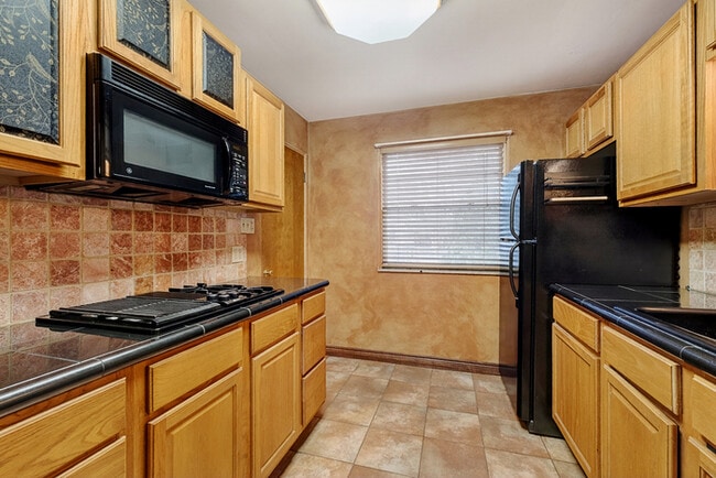 Building Photo - 1721 Woodruff Place Cross Dr