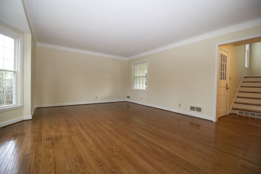 Building Photo - 3139 Cheltenham Rd