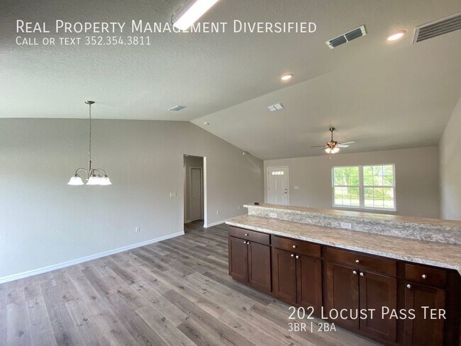 Building Photo - 202 Locust Pass Terrace