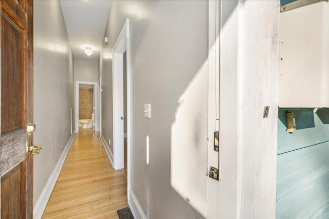 Building Photo - 216 W Anderson St