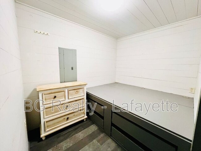 Building Photo - 227 Paul Molbert Rd