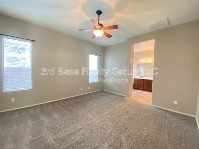 Building Photo - 4442 N Jackson Ct