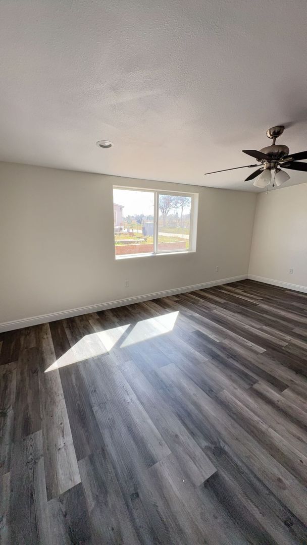 Building Photo - 4 BEDROOM, 3 BATH RANCH STYLE HOME