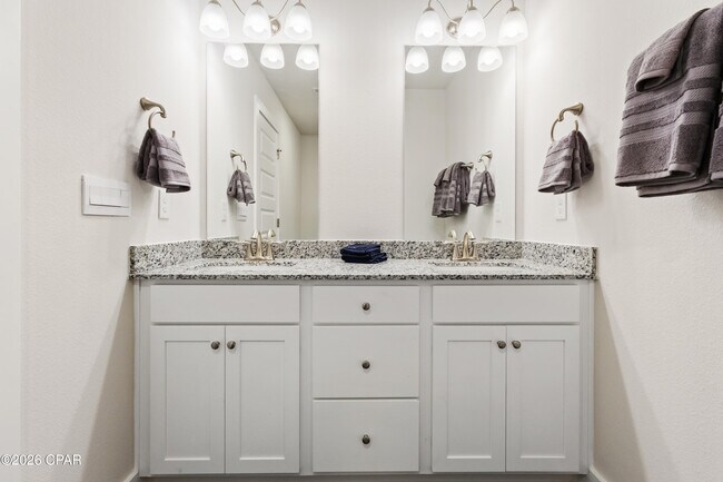 Building Photo - 205 Palmeras Marinas Ln