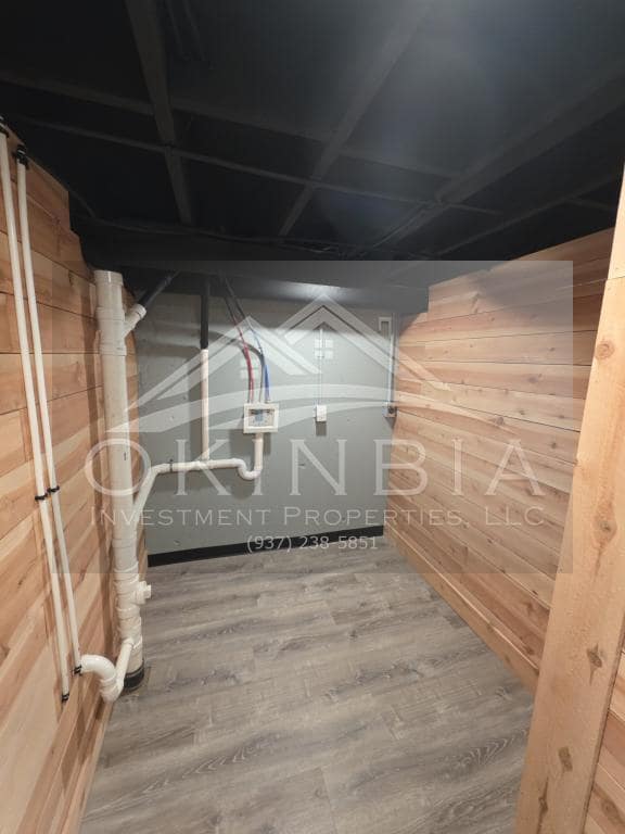 Building Photo - 1038 Rossiter Dr