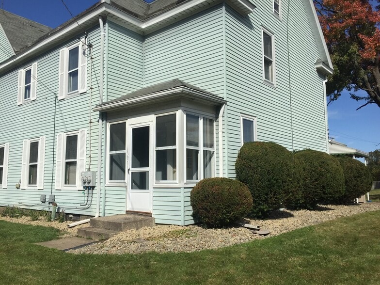 Building Photo - 3921 Longview Ave