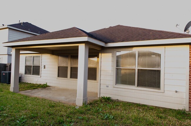 Building Photo - 19510 Remington Martin Dr