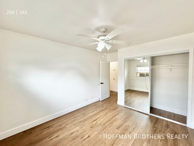 Building Photo - 1411 S Van Ness Ave