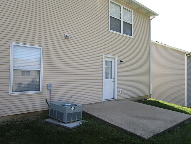 Building Photo - 5001-5003 Betty Jean Way