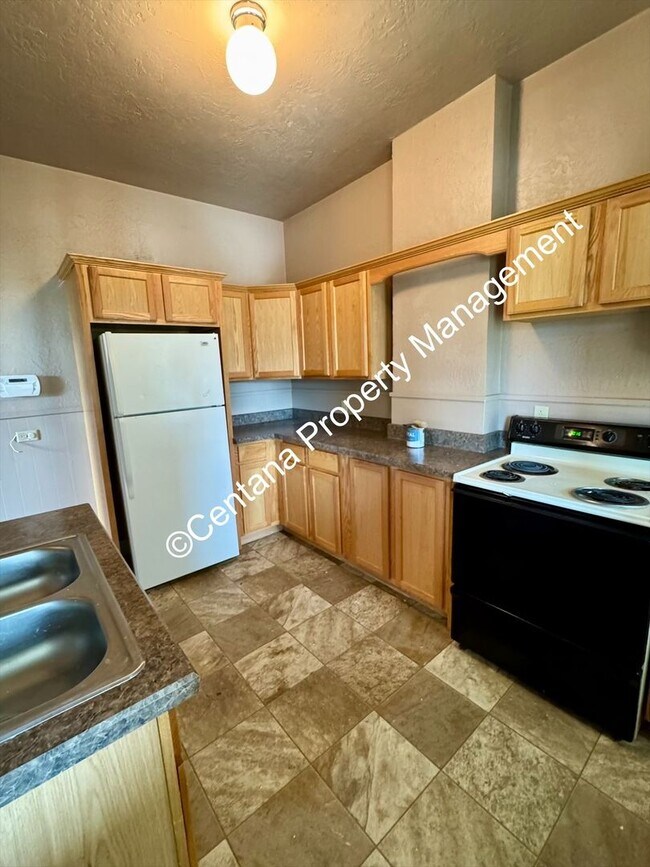 Building Photo - 909-911 Antimony