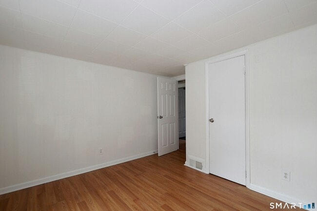 Building Photo - 121 Westport Rd