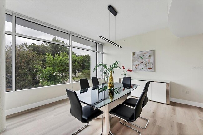 Building Photo - 525 E Jackson St