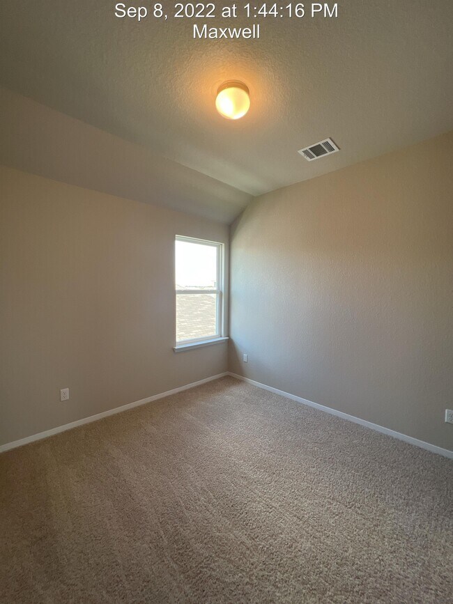 Building Photo - 194 Living Reef Dr