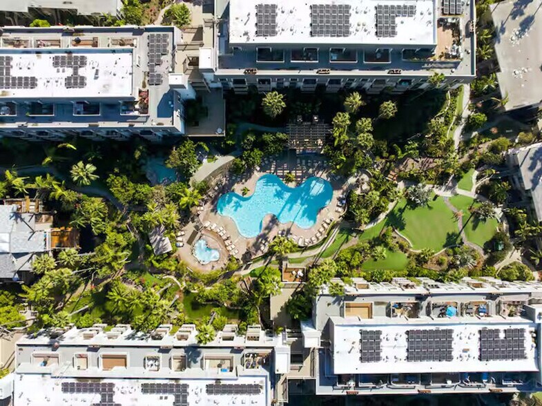 Building Photo - 999 N Pacific St