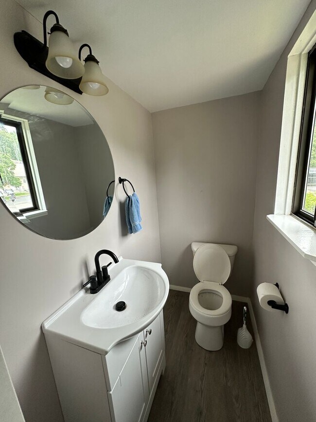 Building Photo - Westbrook Townhouses-2 BR, 1.5 Bath