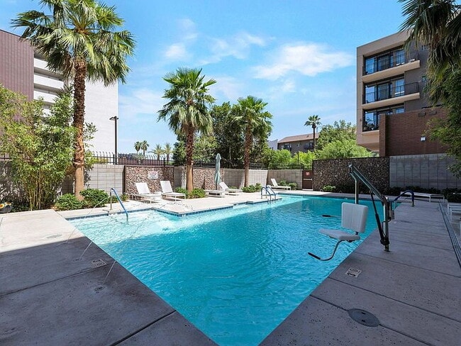 Building Photo - "Spacious 2-Bed, 2-Bath Gem in the Heart of Phoenix - 1188 Sq Ft of Modern Living!"