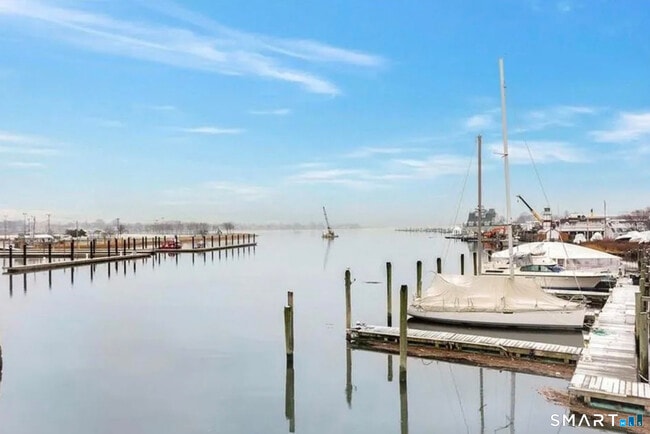 Building Photo - 16 Haviland St