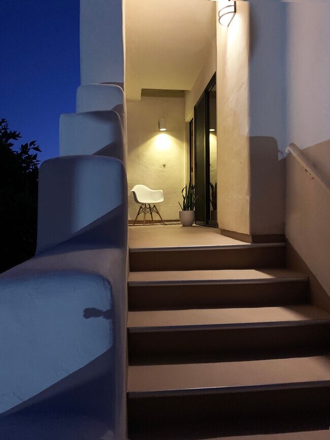 Building Photo - Canyon Granada,Unfurnished,Long Term