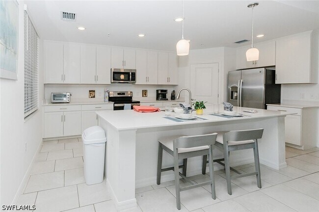 Building Photo - 5739 Oakmont Ct