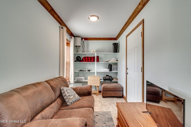 Building Photo - 1998 MS-16