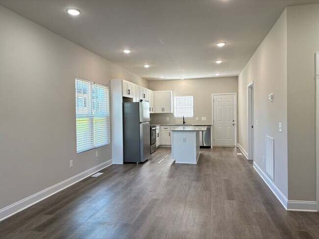 Building Photo - 1580MA/1584MA