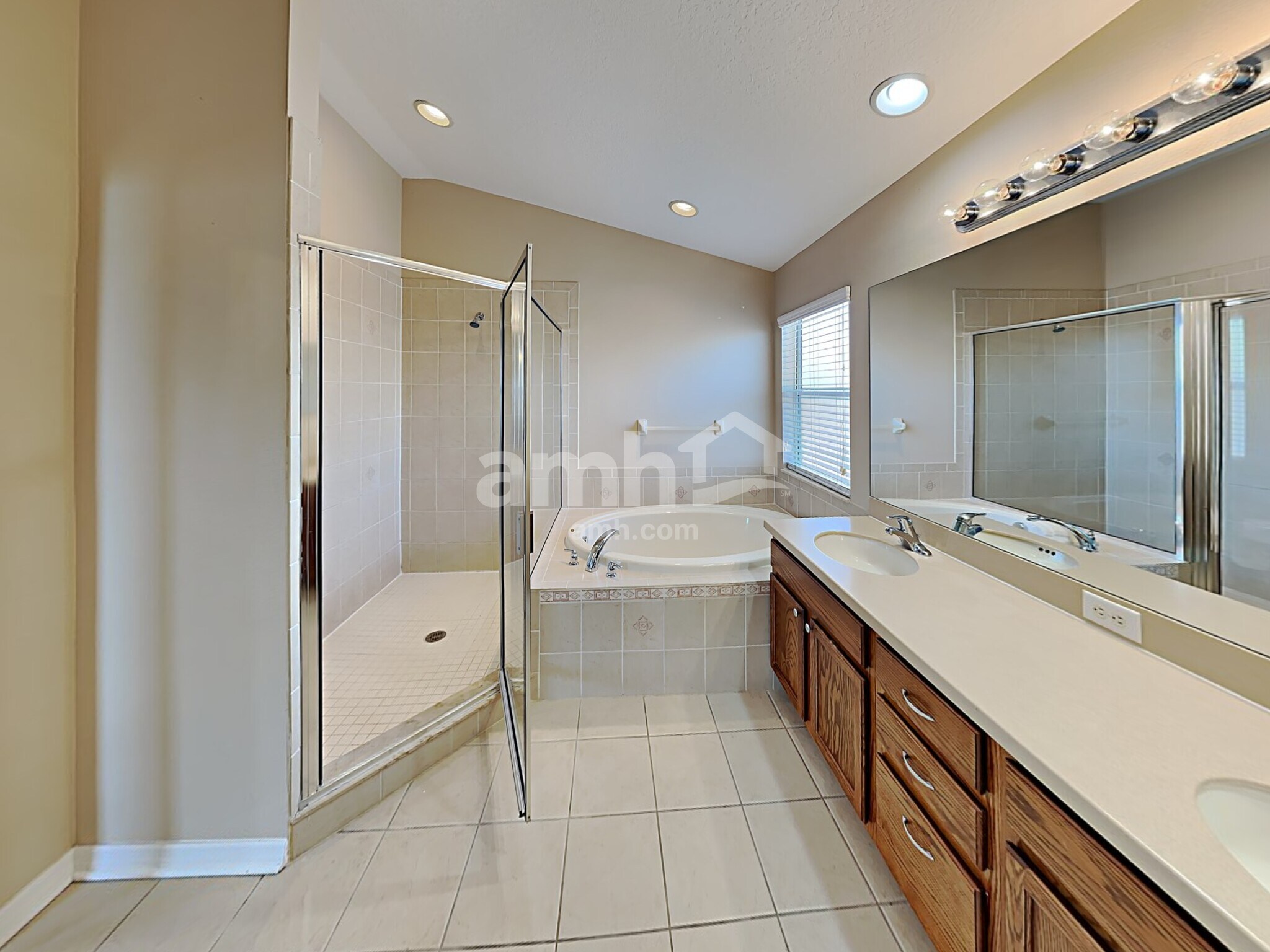 Building Photo - 1644 Mira Lago Cir