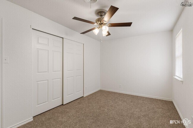 Building Photo - 4717 Bonny Dr