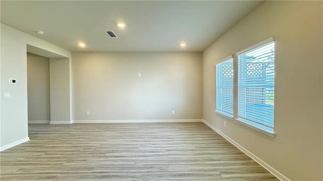 Building Photo - 694 Gabby Pt