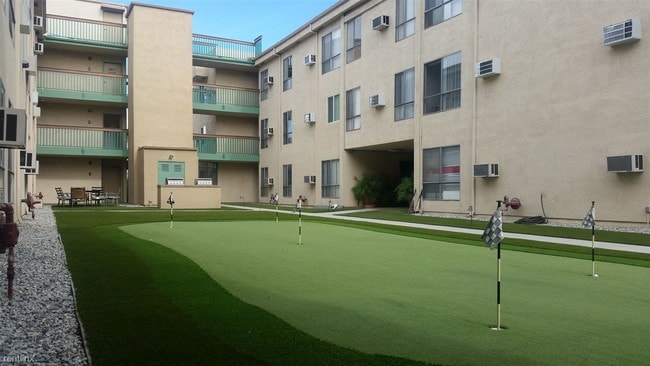 Building Photo - 2711 Ellendale Pl