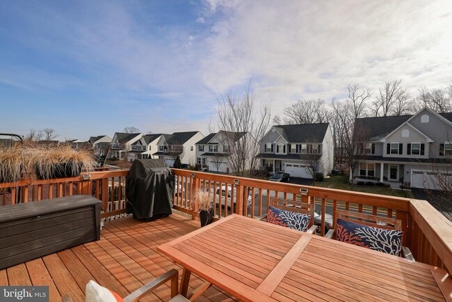 Building Photo - 111 Notions Ct