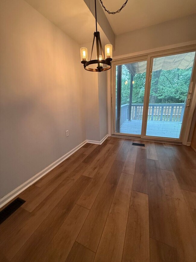 Building Photo - 2 Bed / 1.5 Bath Doylestown Townhome