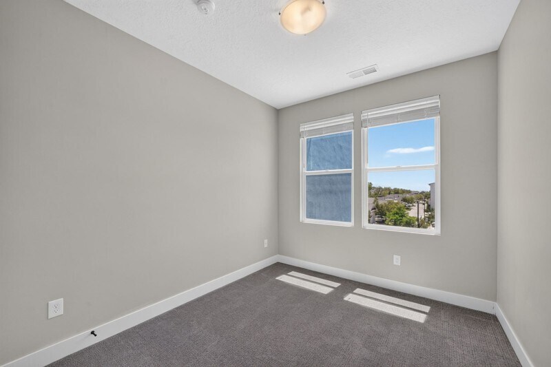 Building Photo - 5091 W Daybreak Pkwy