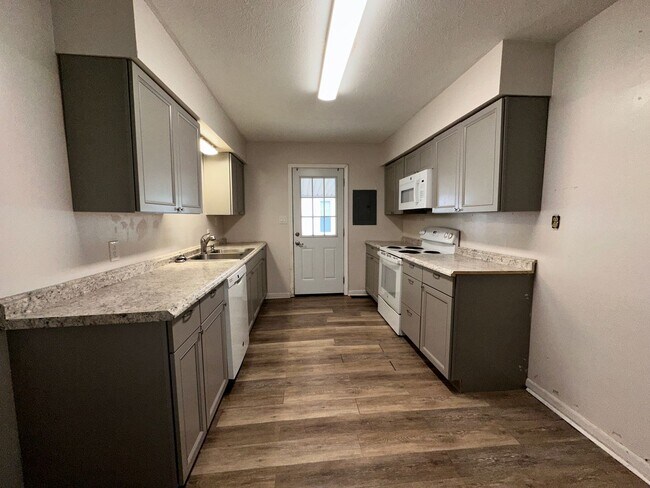 Building Photo - FNY121