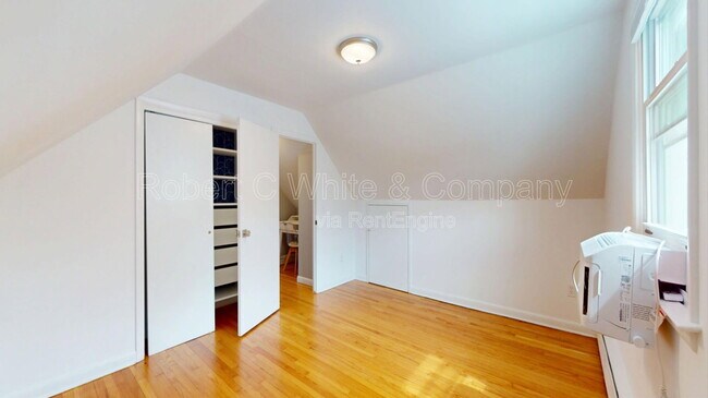 Building Photo - 161 Mona Terrace