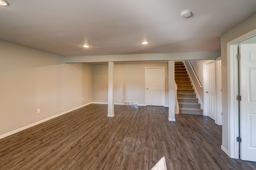 Lower living area - 846 Thompson Drive