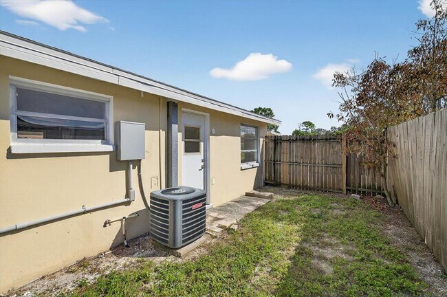 Building Photo - 5419 Oceanic Rd