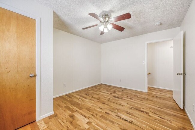 Building Photo - 2529 W Vermijo Ave