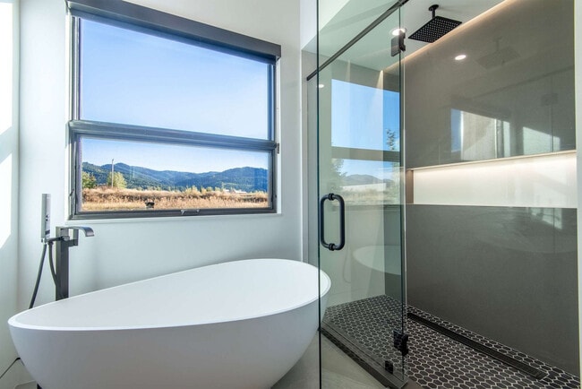 Building Photo - 779 Lucia Ln