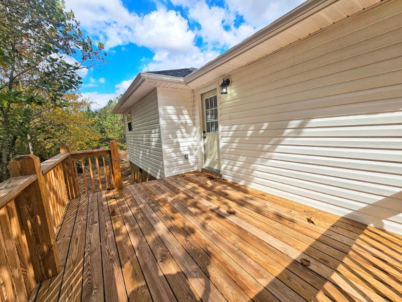 Building Photo - 1590 Needham Dr
