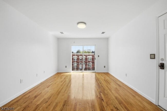 Building Photo - 20 Wakeman Ave