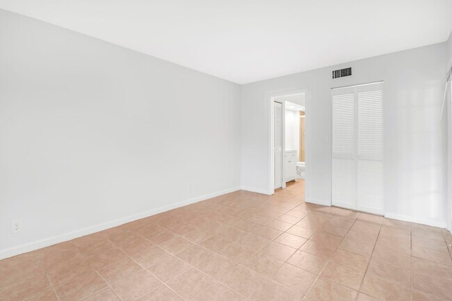 Building Photo - 490 NW 20th St