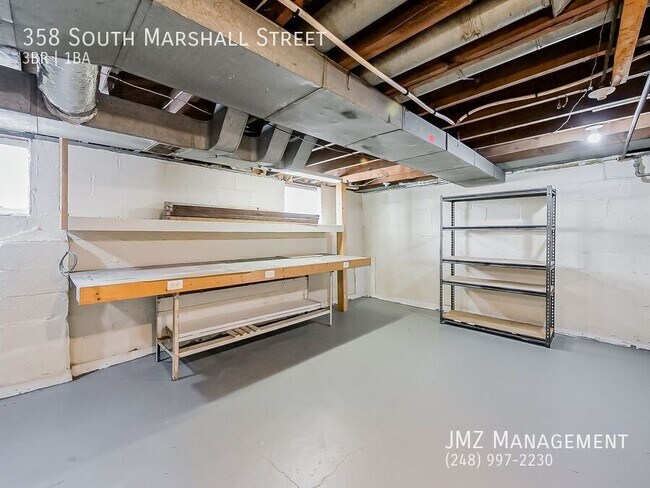 Building Photo - 358 S Marshall St