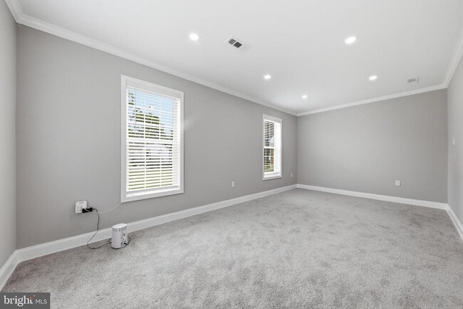 Building Photo - 3524 Meadowside Ave