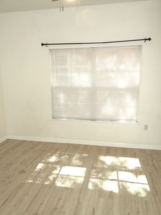 Building Photo - 2 bed 2 bath condo - South Tampa
