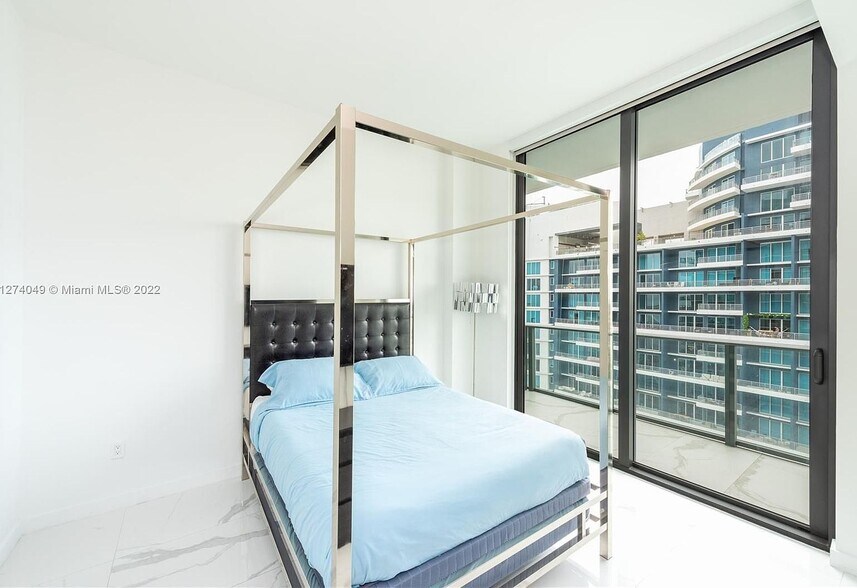 Building Photo - 1300 S Miami Ave