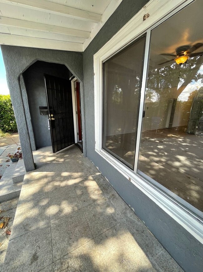 Building Photo - 3659 6th Ave