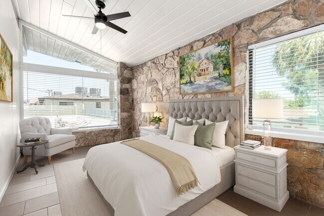 Building Photo - 1231 E Thomas Rd