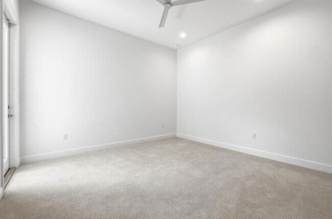 Building Photo - 9008 Corsican Finch Ct