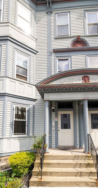 Building Photo - 30 Hawthorne St