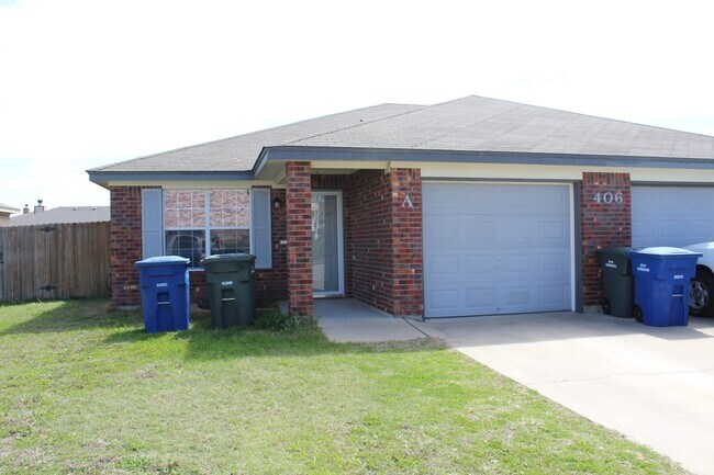 Primary Photo - 406 Primrose Dr